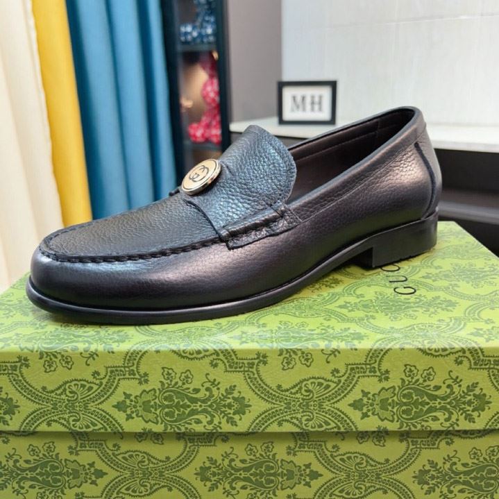 G*u*i leather shoes